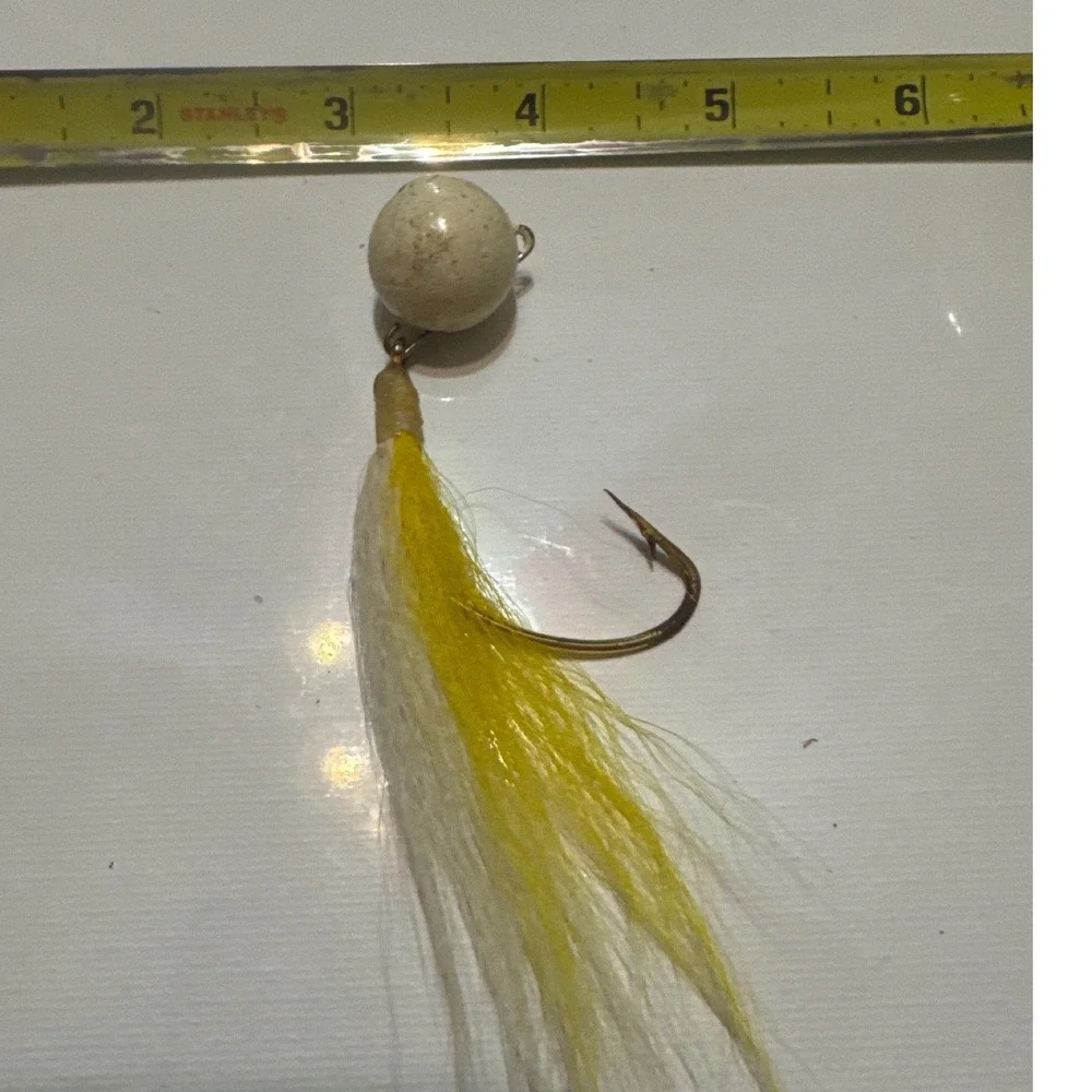 Bucktail Jig Fishing Lure 1.5oz White Yellow Good Vintage Round‎ Head